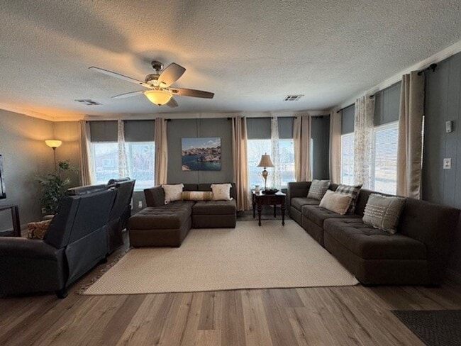 Building Photo - 3 BR 2 bath Furnished home Utilities Included & Brand new Interior-Custom Remodel