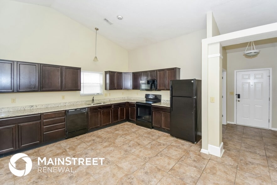 Building Photo - 2220 Rossington Ln