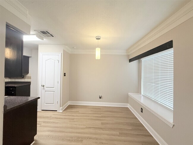 Building Photo - 6387 S Briar Bayou Dr