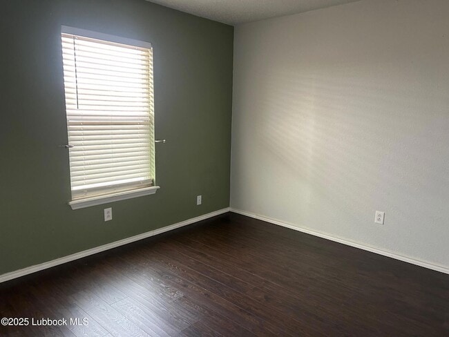 Building Photo - 4630 Erskine St