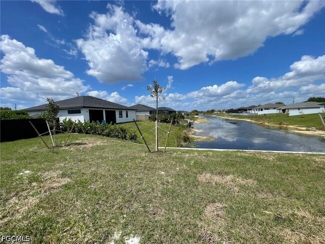 Building Photo - 1321 NE 9th St