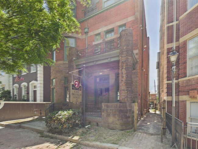 Building Photo - 7 E Franklin St