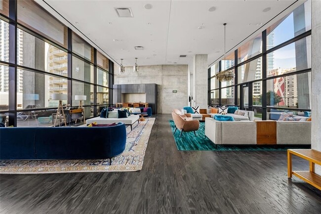 Building Photo - 70 Rainey St