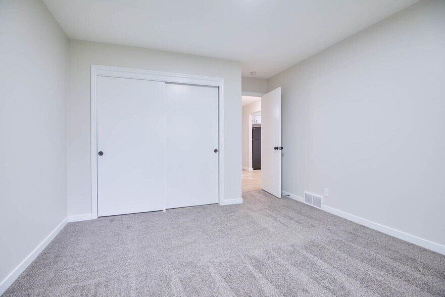 Bedroom #1 - 4934 Robin Dr