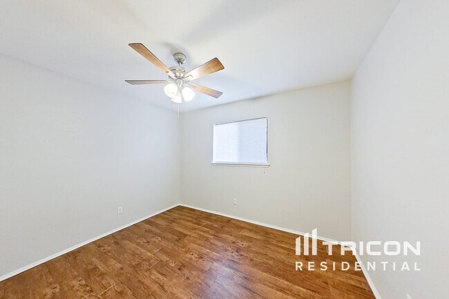 Building Photo - 3816 Aspenwood Dr