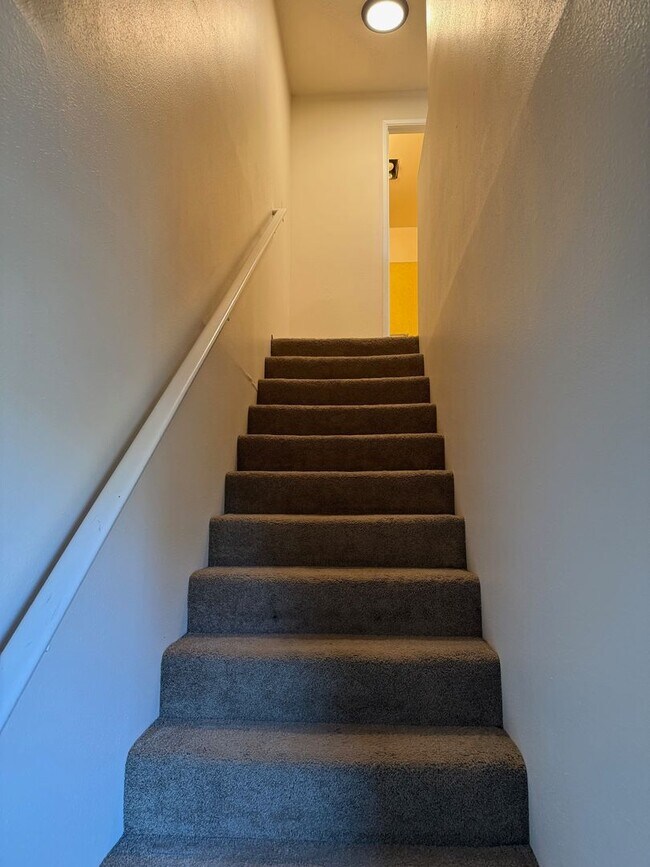 Building Photo - 739000