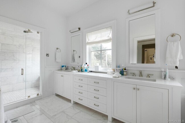 Building Photo - 571 Pauls Ln