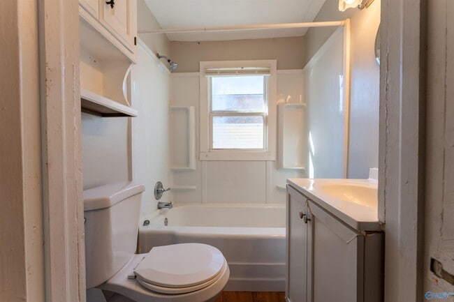 Building Photo - 1421 Rison Ave NE