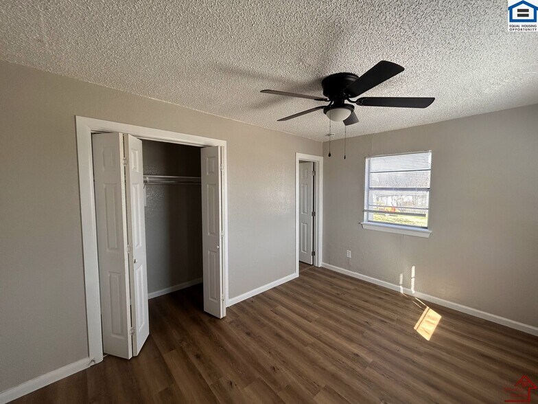 Building Photo - 1314 NW Irwin Ave