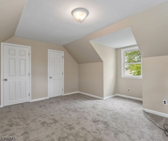 Building Photo - 208 N 16th St