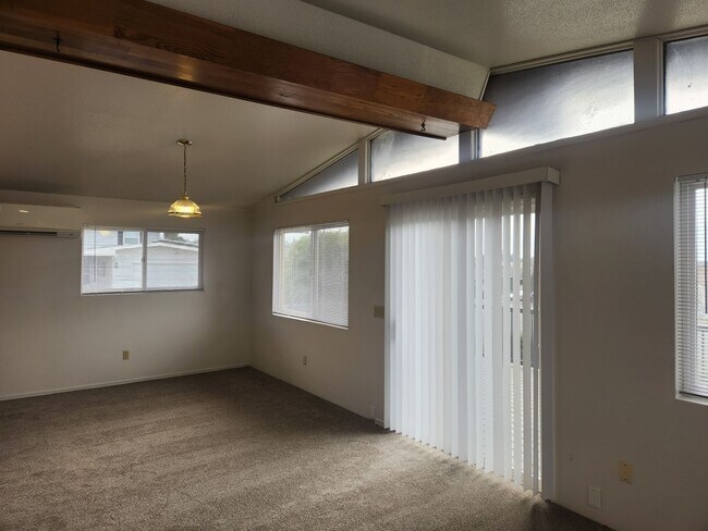 Building Photo - p513