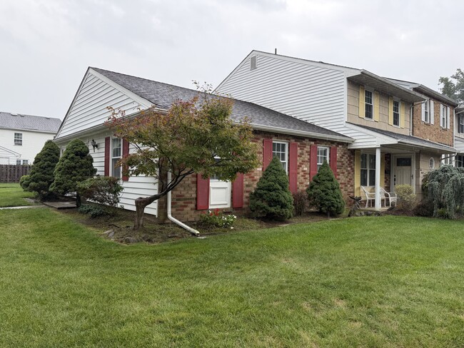 Building Photo - 126 Kingsley Way