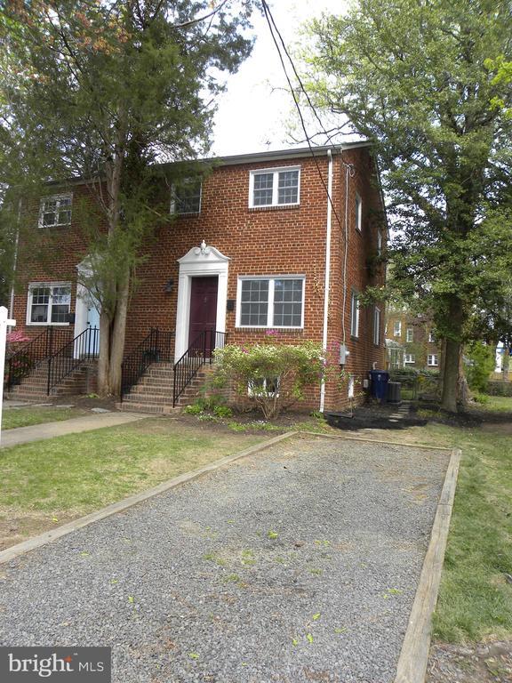 Building Photo - 609 Ramsey St