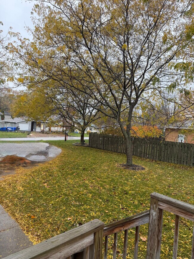 Building Photo - 3062 Laird Ave