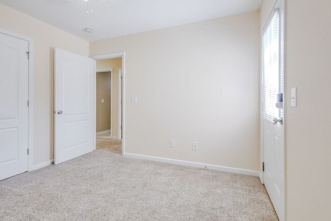Building Photo - Unique 4BR Home with Private Upstairs Suite & Kitchenette in Georgetown