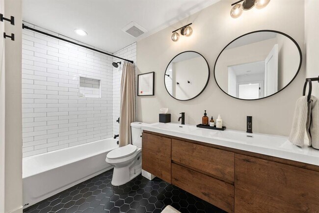 Building Photo - 510 Meadow Lea Dr