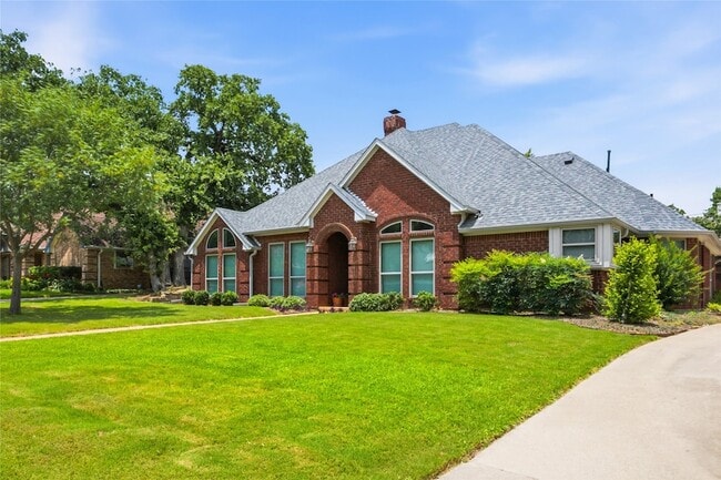 Building Photo - 2942 Woodland Hills Dr