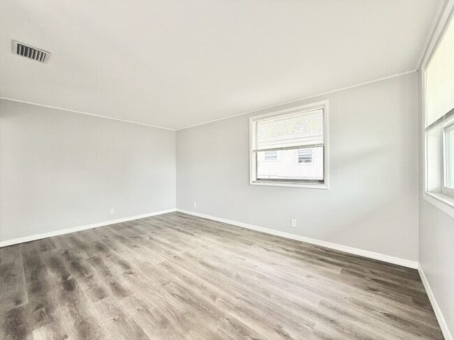 Building Photo - 4327 14th Ave S