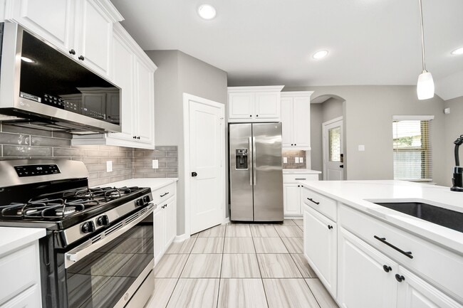 Building Photo - 16011 Monument Hill Crossing