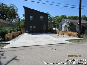 Building Photo - 2346 Dakota St