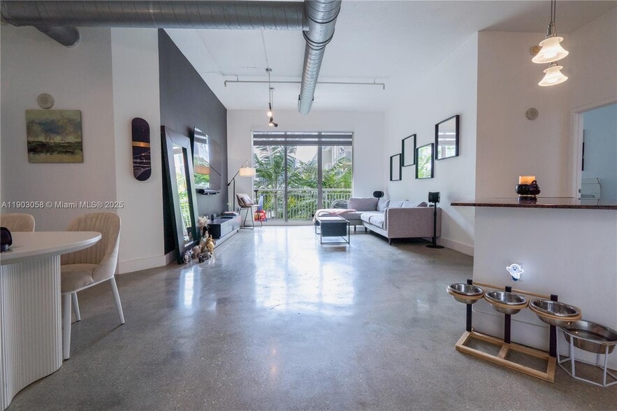 Building Photo - 2001 Biscayne Blvd