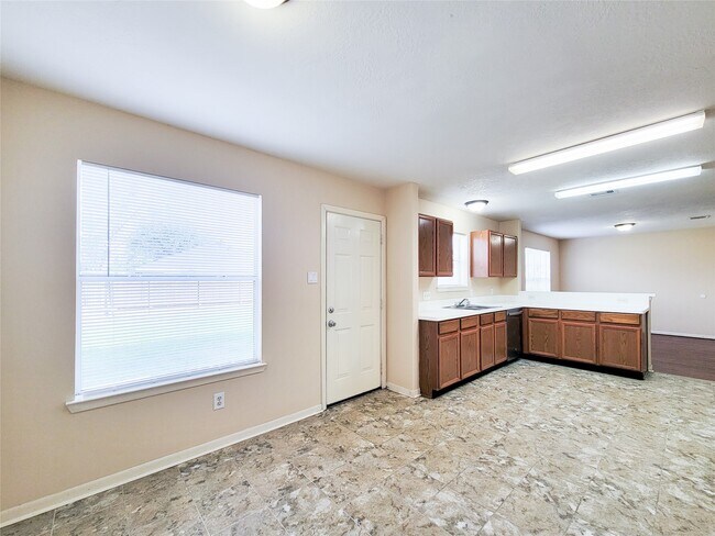 Building Photo - 19718 Byron Meadows Dr