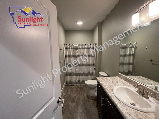 Building Photo - Spacious 4-Bedroom, 3-Bath Home in Desirable Neighborhood – Available February 1, 2026