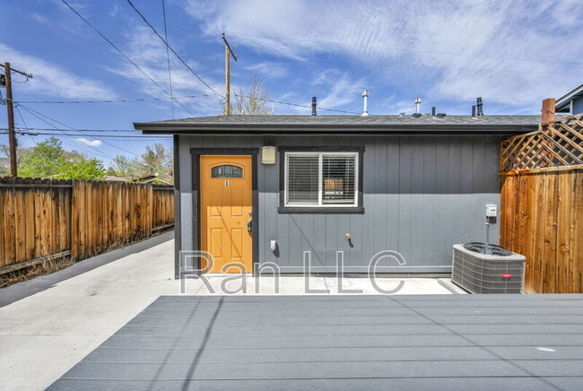 Building Photo - 229 W Pueblo St