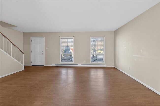 Building Photo - 717-717 Southfield Ct