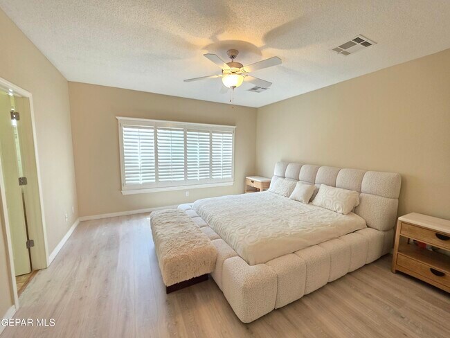 Building Photo - 7346 Gulf Creek Dr