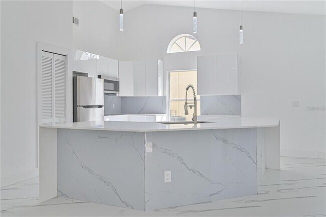 Building Photo - 3832 Sabal Springs Blvd