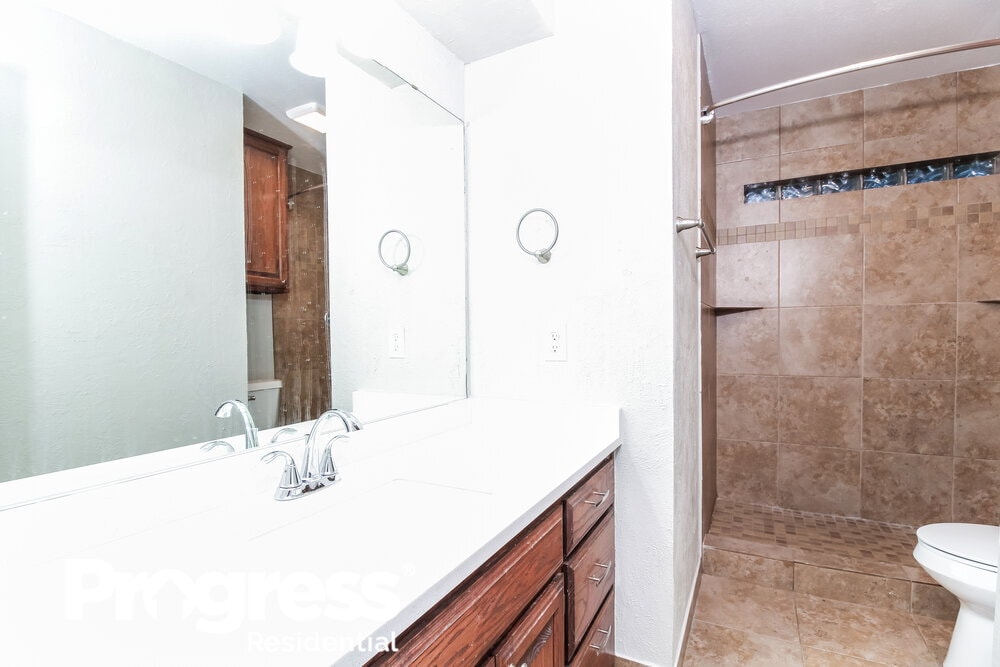 Building Photo - 2505 Coffey Dr