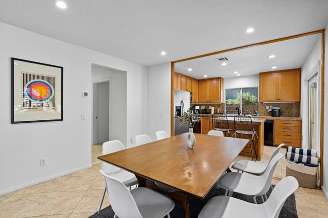 Building Photo - 47765 Tulip Pl