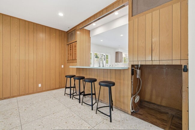 Building Photo - Alto Cedro Estate Lease