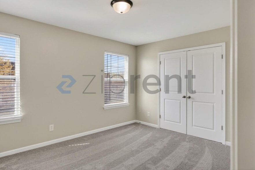 Building Photo - 291 Ranlo Ave