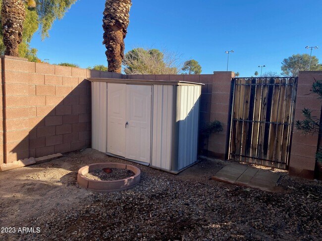 Building Photo - 4437 E Hubbell St