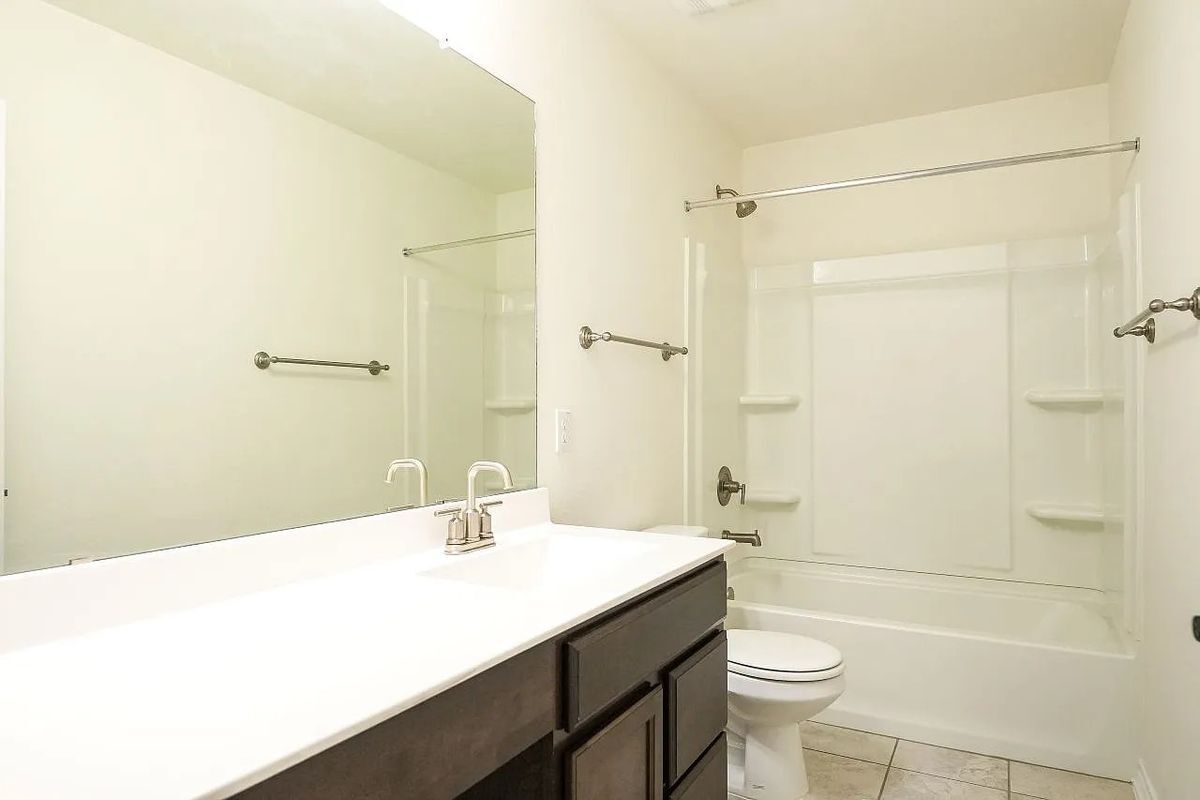 Building Photo - 5527 Castle Brook Dr