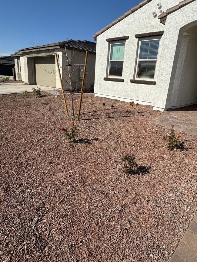 Building Photo - 7606 W Smoketree Dr