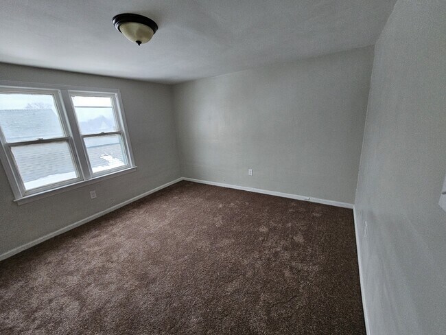 Building Photo - 3378 E 134th St