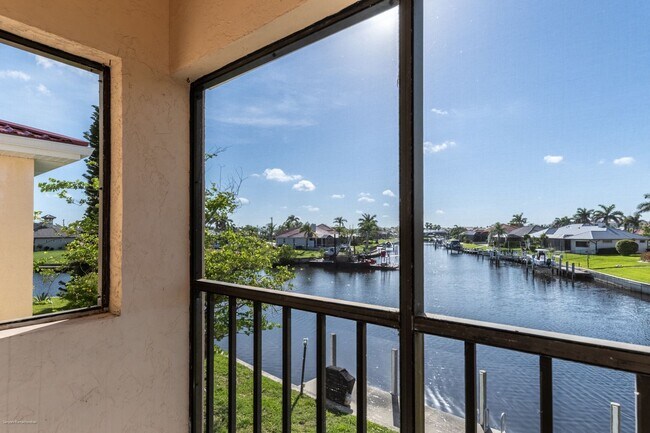 Building Photo - DRASTIC PRICE DROP!! WATERFRONT- 2-BEDROOMS, 2-BATH- PUNTA GORDA ISLES