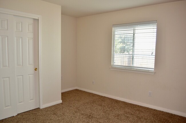 Building Photo - Beautiful 3/2 , located in Arborstone