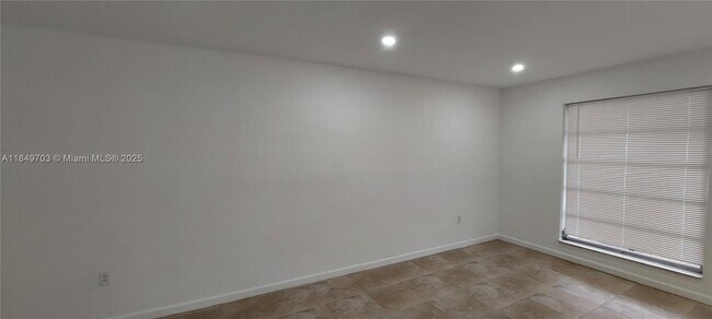 Building Photo - 2190 NW 87th Ln