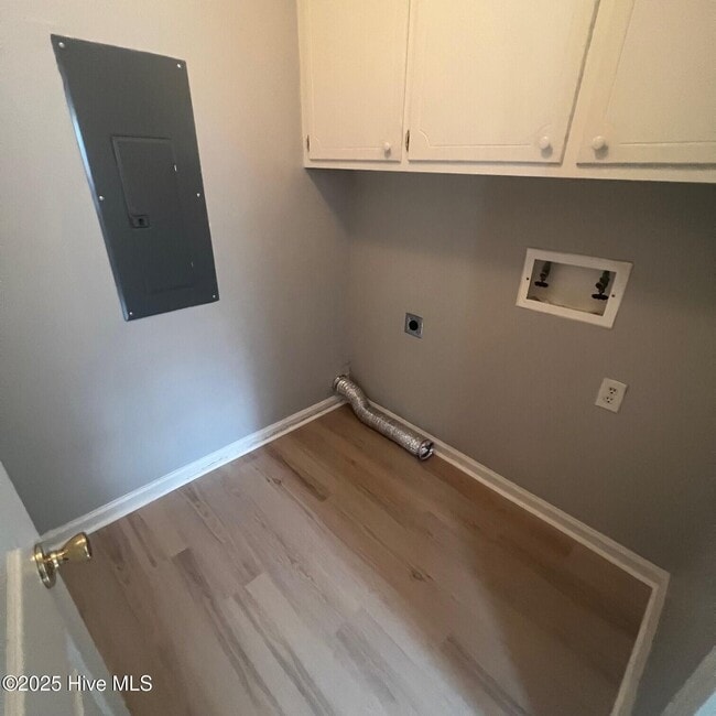 Building Photo - 2355 Vineyard Dr