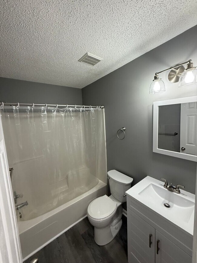 Building Photo - 92 Woodfield Pl