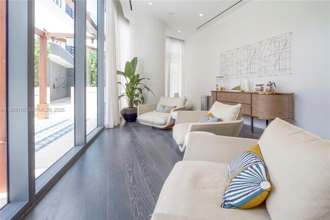 Building Photo - 801 S Miami Ave