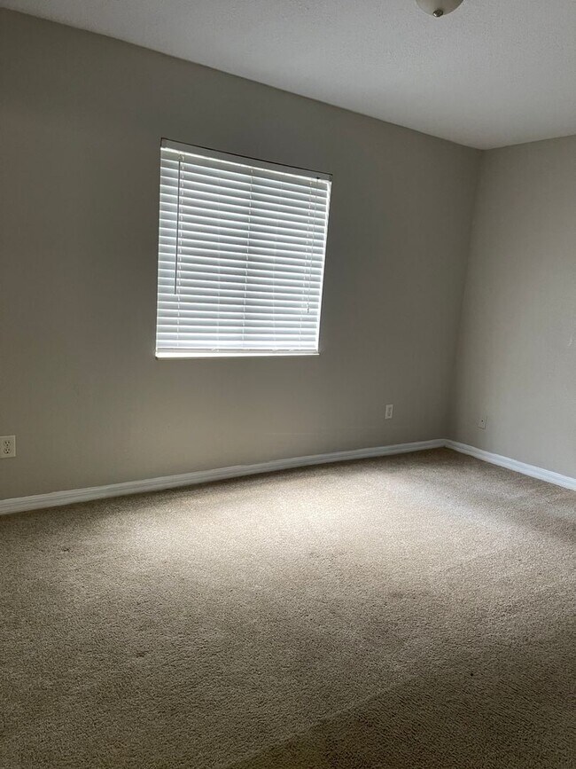 Building Photo - 2 bedroom 2 bathroom condo in Altamonte Sp...