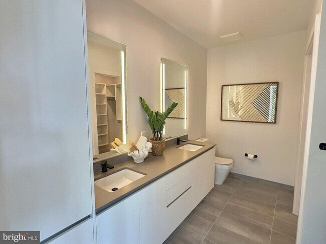 Building Photo - 3130 Potomac Ave