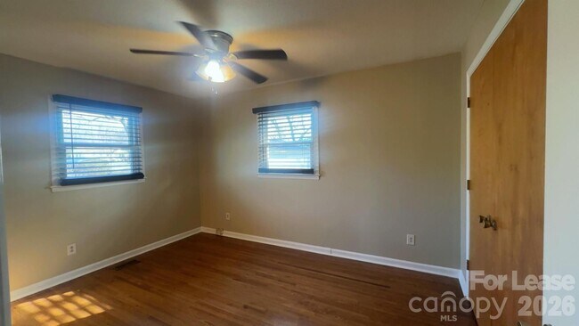 Building Photo - 715 Tom Hunter Rd