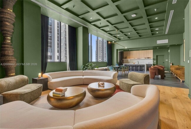 Building Photo - 11 NE 6th St