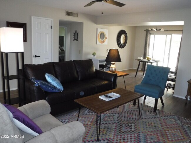 Building Photo - 11029 W Caron Dr